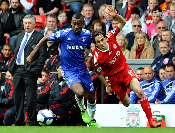 他以坚毅的 他以坚毅的