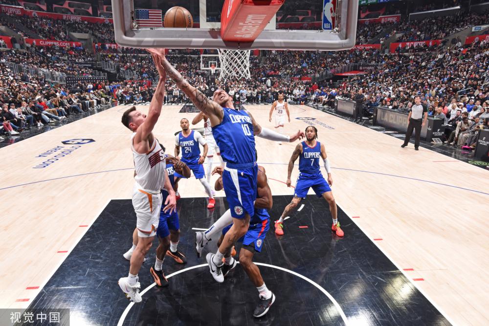 湾区名嘴批詹姆斯：联盟都给你东契奇了 还搁这抱怨赛程.