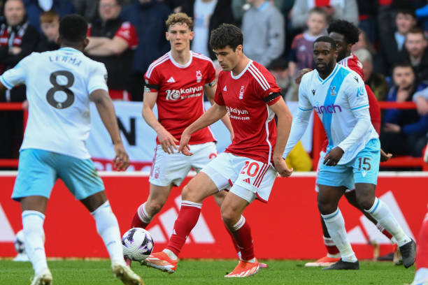 於比分的懸 於比分的懸