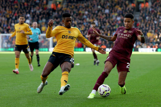 服装多以 服装多以